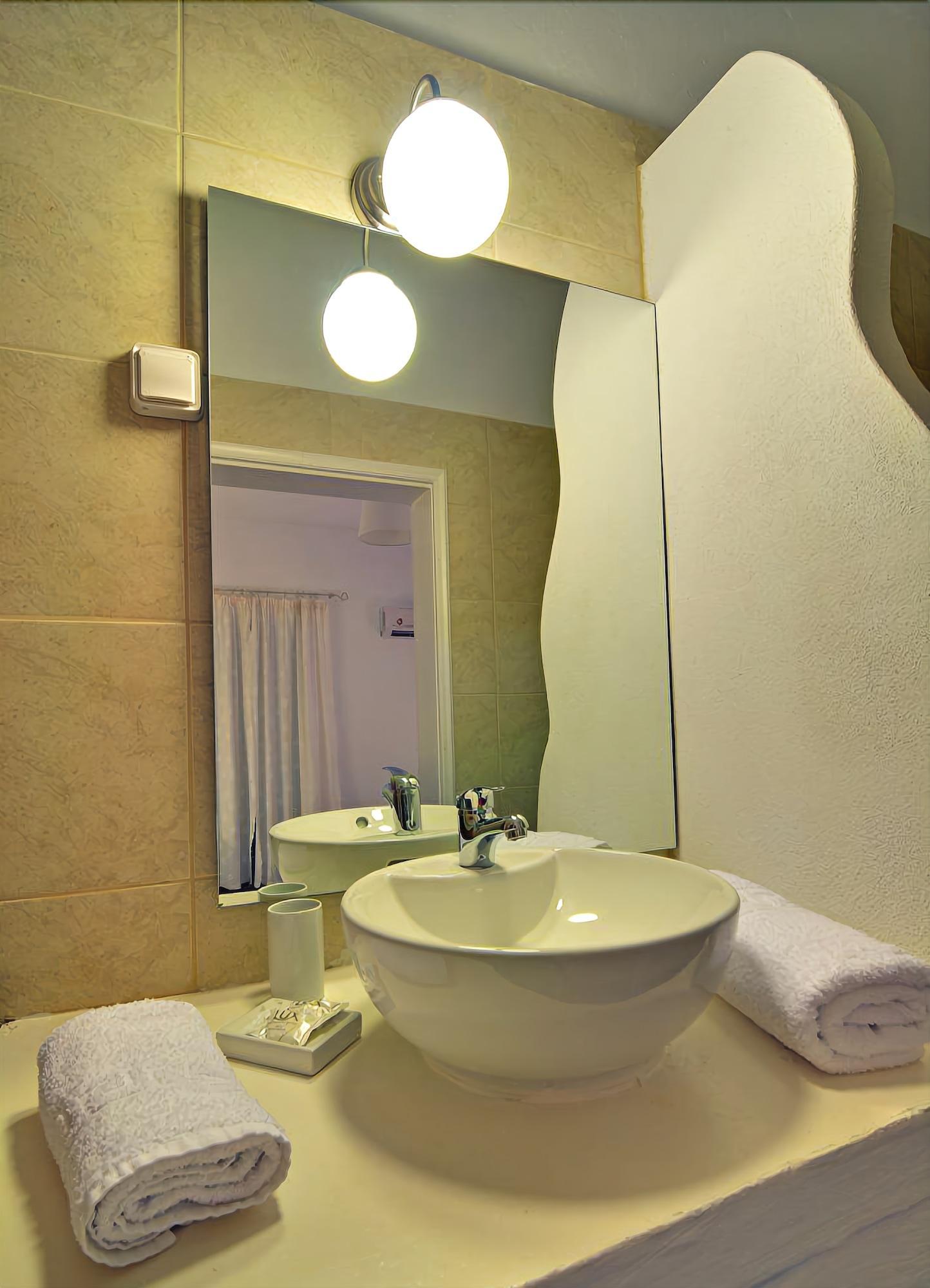 Hotel Adamas المظهر الخارجي الصورة